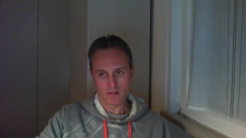 Snapshot of sten015 chatting on January 2025 06:43:01 PM sten015 online show from January 2025 06:43:01 PM