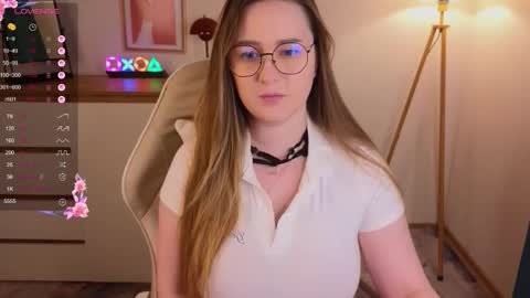 Emma online show from September 2025 09:18:01 PM