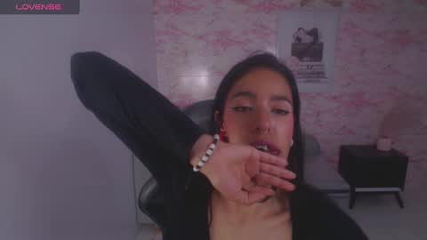 Stephania online show from December 2024 06:46:02 AM