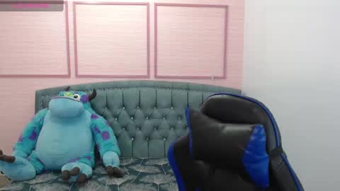 Stephania online show from January 2025 10:23:02 AM