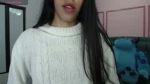 Stephania online show from February 2025 10:53:01 AM