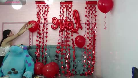 Stephania online show from February 2025 10:49:01 AM