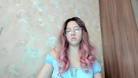 stephanie_hillss online show from September 2025 07:30:01 AM