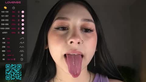 Snapshot of stephaniesally chatting on October 2025 06:05:01 AM Sonya online show from October 2025 06:05:01 AM