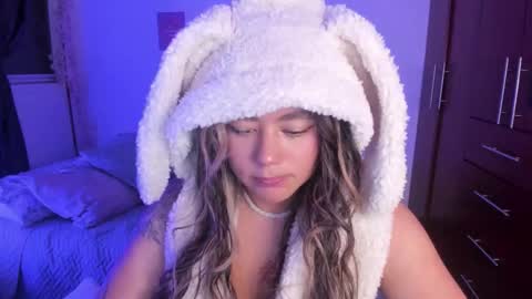 Stephanie  online show from October 2025 12:57:01 AM