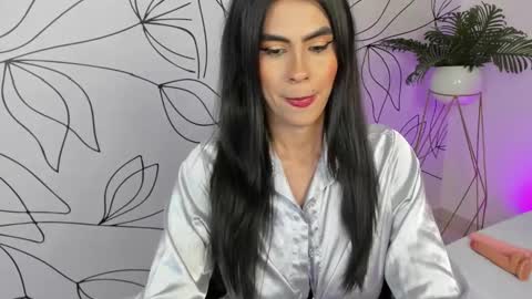 Snapshot of stephanya_ chatting on December 2024 05:07:01 AM S T E P H A N Y A online show from December 2024 05:07:01 AM