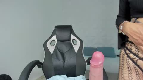Snapshot of stephanya_ chatting on February 2025 02:48:02 AM S T E P H A N Y A online show from February 2025 02:48:02 AM