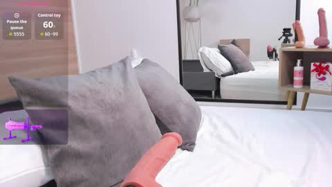 S T E P H A N Y A online show from October 2025 07:34:01 PM