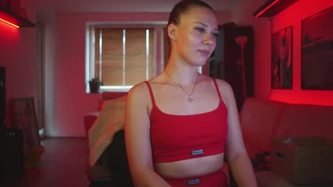 stephie0404 online show from September 2025 05:07:01 AM