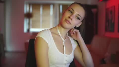 stephie0404 online show from September 2025 05:56:01 AM