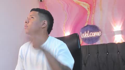 Snapshot of steven19_latinboy chatting on November 2025 11:43:02 AM Steven online show from November 2025 11:43:02 AM