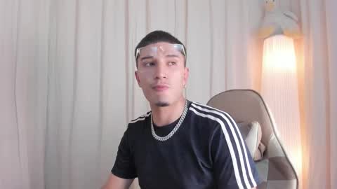 Snapshot of steven_starz chatting on November 2025 04:01:02 AM Steven online show from November 2025 04:01:02 AM