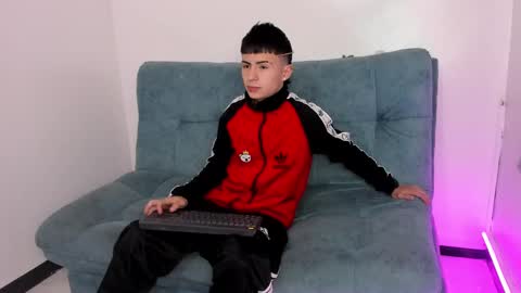 Stivarfox21 online show from January 2025 03:48:02 AM