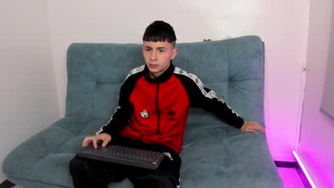 Stivarfox21 online show from January 2025 07:42:02 AM