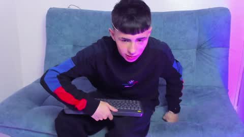 Stivarfox21 online show from February 2025 10:59:01 AM