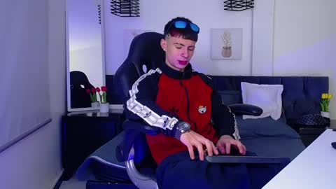Stivarfox21 online show from September 2025 05:44:02 AM