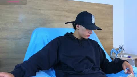 Snapshot of stivenbenet1 chatting on September 2025 02:43:01 PM stivenbenet1 online show from September 2025 02:43:01 PM