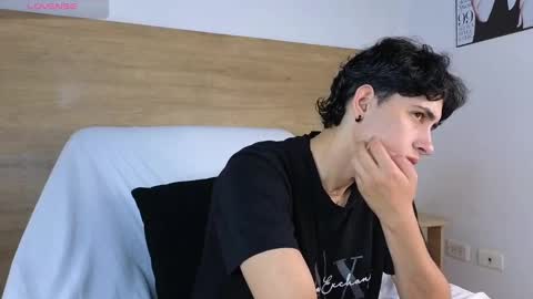 Snapshot of stivenbenet1 chatting on October 2025 12:01:02 PM stivenbenet1 online show from October 2025 12:01:02 PM