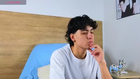 Snapshot of stivenbenet1 chatting on November 2025 01:43:02 PM stivenbenet1 online show from November 2025 01:43:02 PM