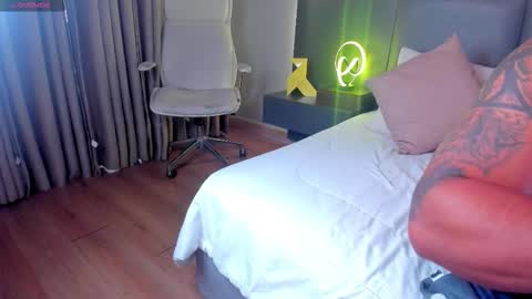 Snapshot of stone_lee_ chatting on October 2025 11:53:01 AM Stone Lee online show from October 2025 11:53:01 AM