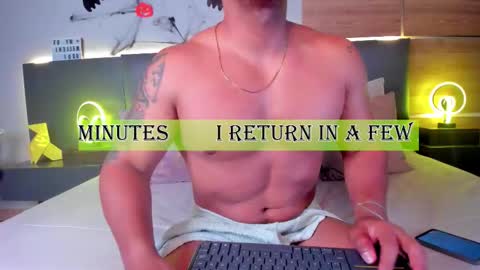 Snapshot of stone_lee_ chatting on October 2025 09:57:02 AM Stone Lee online show from October 2025 09:57:02 AM