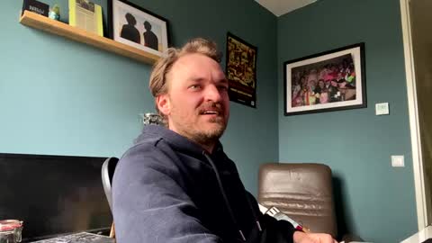 Snapshot of stonednboner chatting on March 2025 01:51:01 PM Stonerboner online show from March 2025 01:51:01 PM