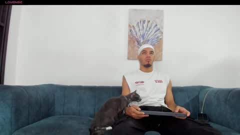 Snapshot of straight__friends chatting on September 2025 02:10:01 PM straight__friends online show from September 2025 02:10:01 PM