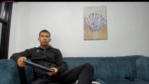 Snapshot of straight__friends chatting on November 2025 02:50:01 PM straight__friends online show from November 2025 02:50:01 PM