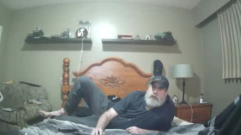 Snapshot of straightbear4you chatting on February 2025 01:24:01 AM Straightbear4you online show from February 2025 01:24:01 AM