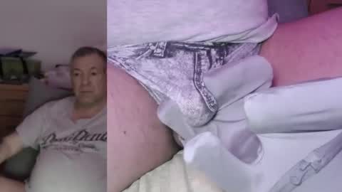 Snapshot of stranger1966 chatting on December 2024 04:42:01 AM Stranger online show from December 2024 04:42:01 AM