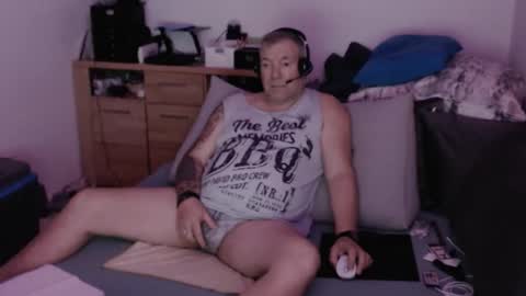 Snapshot of stranger1966 chatting on October 2025 07:57:02 PM Stranger online show from October 2025 07:57:02 PM