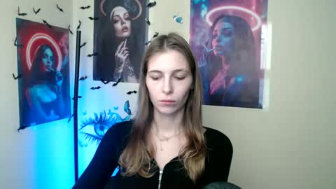 Snapshot of stranger_giirl chatting on October 2025 06:25:01 AM Amalia online show from October 2025 06:25:01 AM