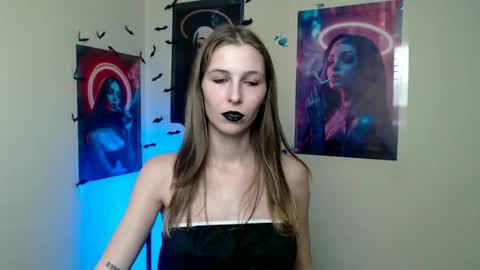 Snapshot of stranger_giirl chatting on October 2025 01:23:02 PM Amalia online show from October 2025 01:23:02 PM