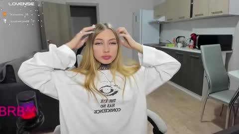 Snapshot of streis_mua chatting on October 2025 03:25:02 PM Streis open pvt online show from October 2025 03:25:02 PM