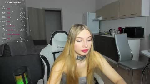 Snapshot of streis_mua chatting on October 2025 10:27:02 AM Streis open pvt online show from October 2025 10:27:02 AM