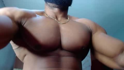 strong_george1 online show from November 2025 10:43:02 PM