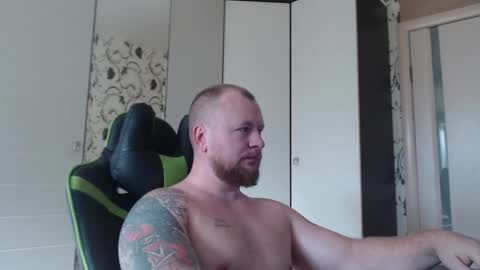 Snapshot of strongass18 chatting on October 2025 08:37:02 AM Alex online show from October 2025 08:37:02 AM