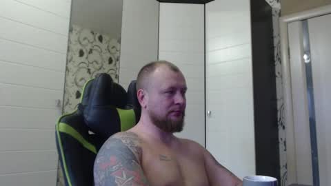 Snapshot of strongass18 chatting on October 2025 12:44:02 PM Alex online show from October 2025 12:44:02 PM