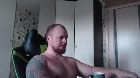 Snapshot of strongass18 chatting on November 2025 09:10:01 AM Alex online show from November 2025 09:10:01 AM