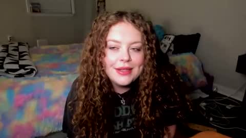 Snapshot of strwbby chatting on November 2025 05:29:02 AM Strwbby online show from November 2025 05:29:02 AM