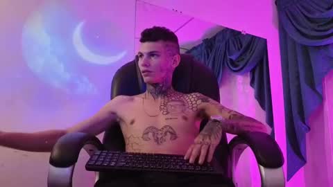 stuart_boy_ online show from December 2024 07:05:01 AM