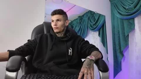 stuart_boy_ online show from December 2024 08:49:02 AM