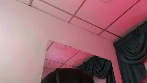 stuart_boy_ online show from December 2024 04:00:02 AM