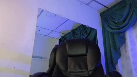 stuart_boy_ online show from December 2024 05:42:02 AM