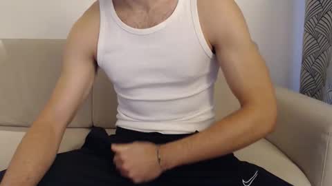 Snapshot of studfromparis chatting on October 2025 10:36:01 AM Stud From Paris online show from October 2025 10:36:01 AM