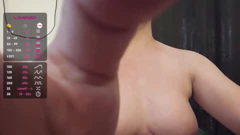 Snapshot of stunnerasha chatting on October 2025 04:43:02 AM IG livinlavidakhai online show from October 2025 04:43:02 AM