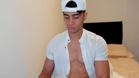 stylish men online show from September 2025 01:49:01 PM