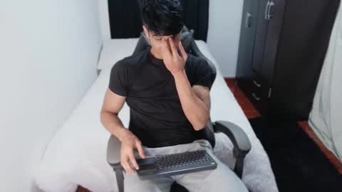 stylish men online show from October 2025 11:27:01 PM