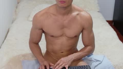 stylish men online show from October 2025 07:04:02 PM