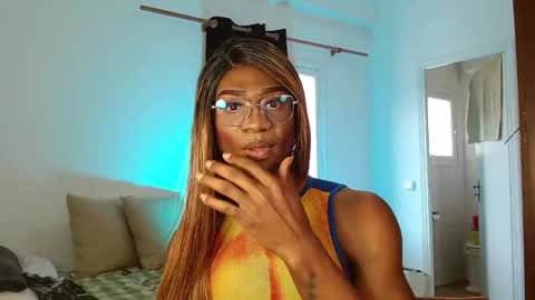 Snapshot of suannyklatten_ chatting on February 2025 12:22:02 PM Suanny Klatten It is my account independent online show from February 2025 12:22:02 PM